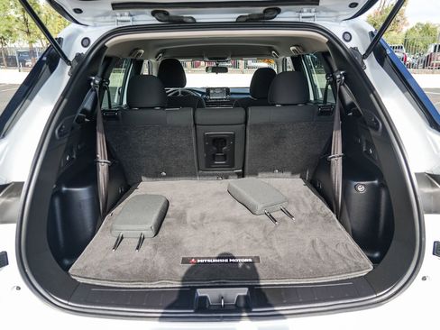 Used 2023 Mitsubishi Outlander ES image 31