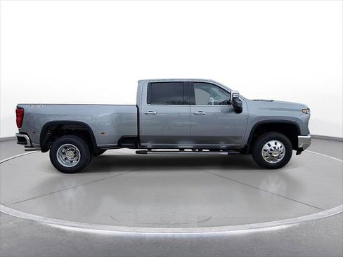 Used 2026 Chevrolet Silverado 3500 LTZ w/ LTZ Plus Package image 9