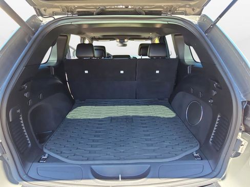 Used 2020 Jeep Grand Cherokee Altitude AWD/4WD image 20