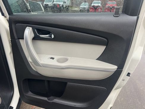 Used 2009 GMC Acadia SLT w/ Technology Package image 13