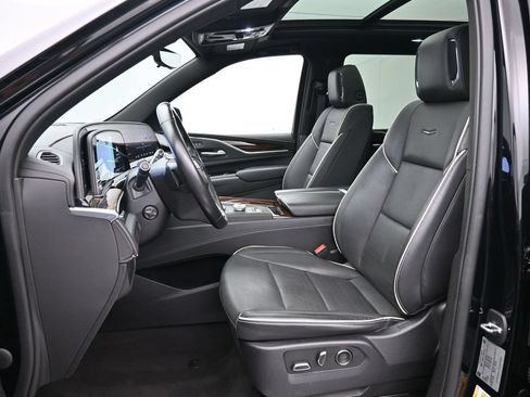 Used 2023 Cadillac Escalade Premium Luxury AWD/4WD image 10