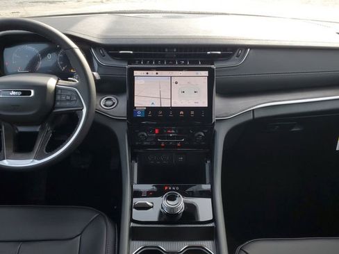 New 2025 Jeep Grand Cherokee L Limited image 17