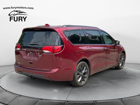 Used 2019 Chrysler Pacifica Touring Plus FWD image 3