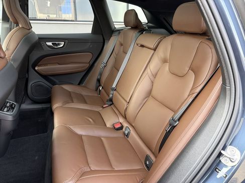Certified 2024 Volvo XC60 B5 Ultimate w/ Protection Package Premier AWD/4WD image 23