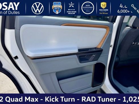 Used 2026 Rivian R1S Premium image 19