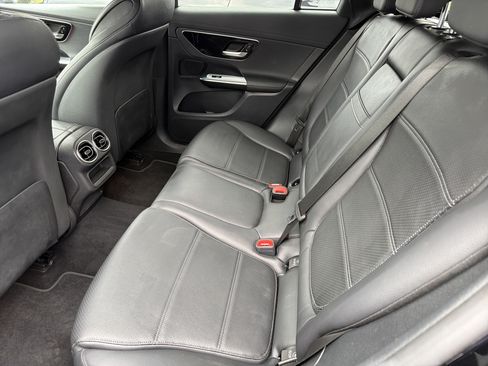 Used 2023 Mercedes-Benz GLC 300 4MATIC image 23