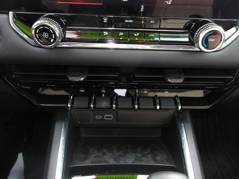 Certified 2023 GMC Canyon Elevation w/ Trailering Package image 19