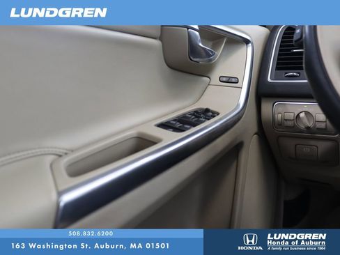 Used 2015 Volvo XC60 T6 w/ Proximity Package image 30