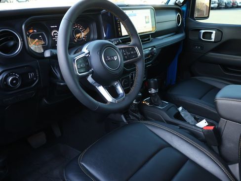 Used 2024 Jeep Wrangler Sahara image 3