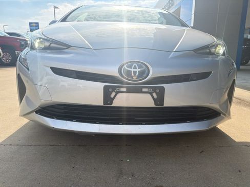 Used 2018 Toyota Prius Two w/ Prius Two Safety Plus Package FWD image 10