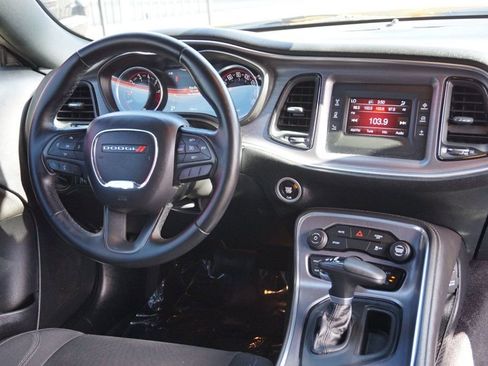 Used 2017 Dodge Challenger SXT image 34