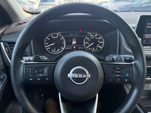 Used 2023 Nissan Rogue SV image 22