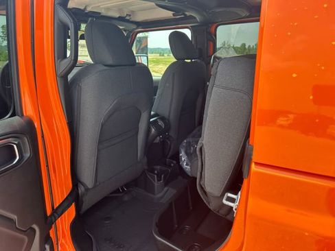 New 2025 Jeep Gladiator Sport image 36