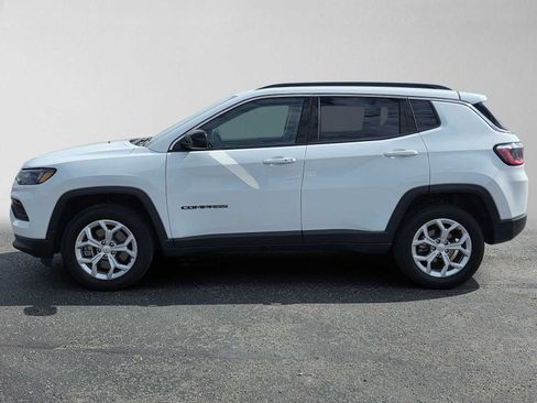 Used 2024 Jeep Compass Latitude AWD/4WD image 6