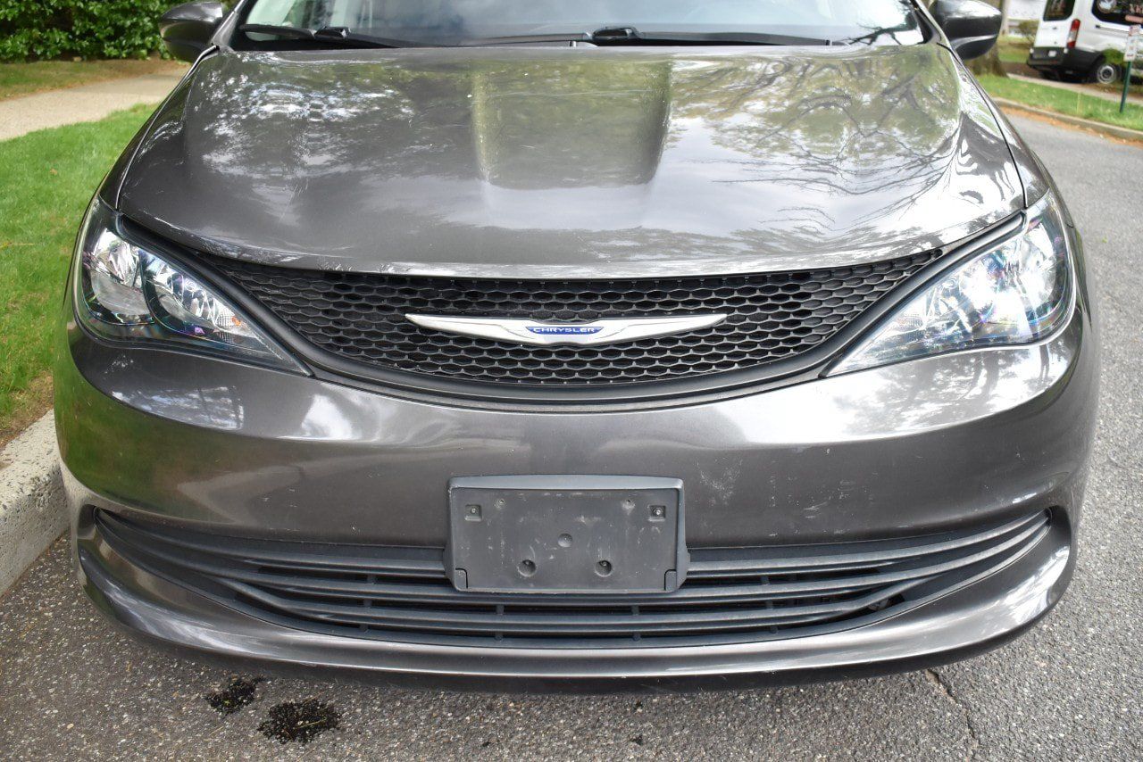 Used 2019 Chrysler Pacifica L FWD image 33
