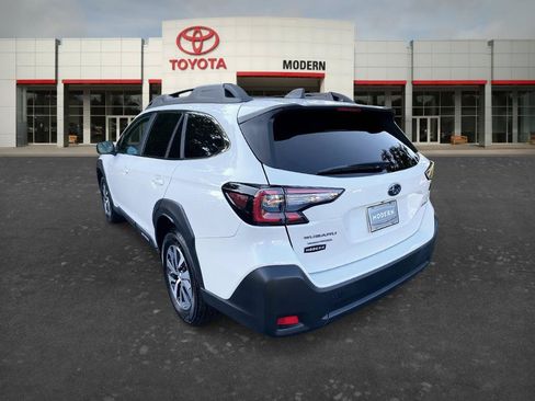 Used 2025 Subaru Outback Premium AWD/4WD image 7