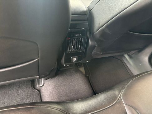 Used 2025 Jeep Compass Limited image 23