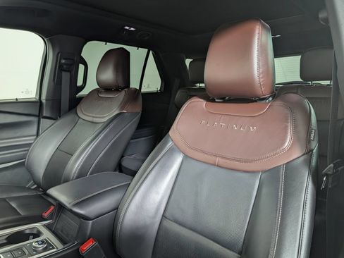 Certified 2023 Ford Explorer Platinum w/ Technology Package AWD/4WD image 26