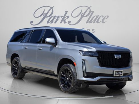 Used 2023 Cadillac Escalade ESV Sport Platinum w/ LPO, ONYX Package AWD/4WD image 7