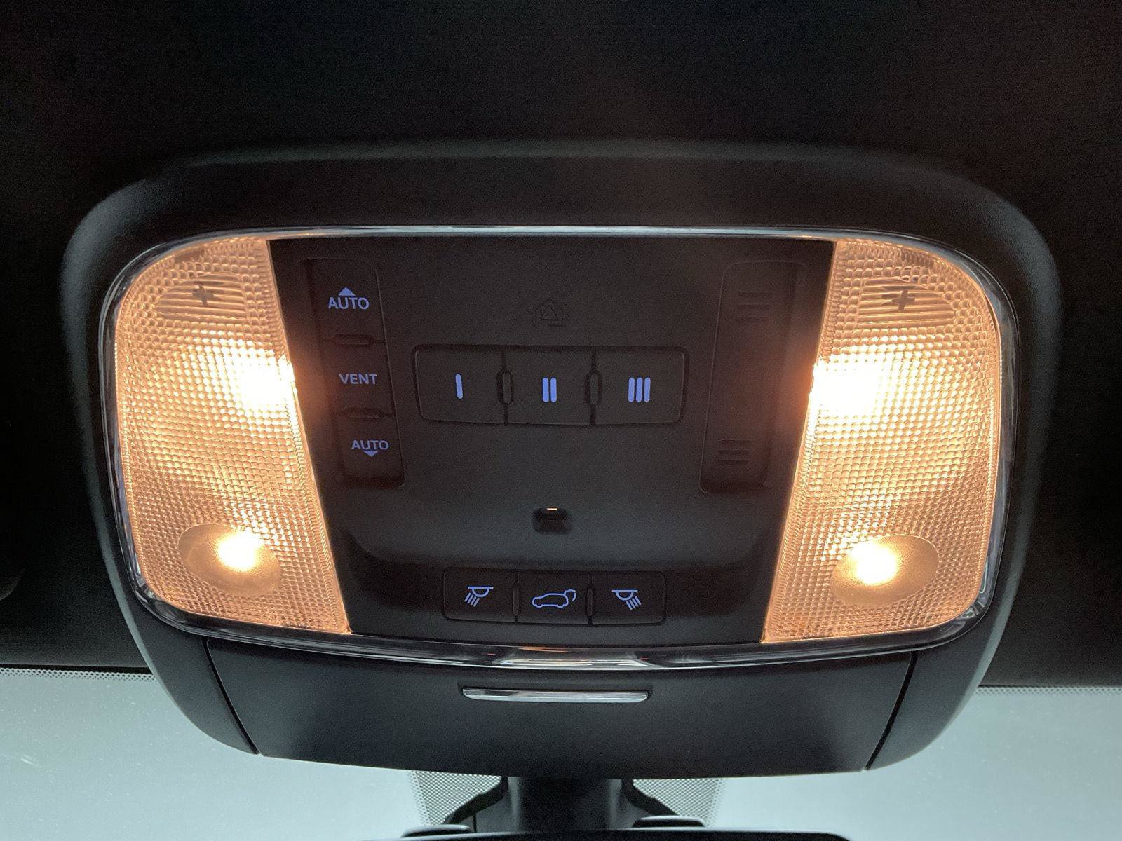 Used 2015 Jeep Grand Cherokee Limited AWD/4WD image 17