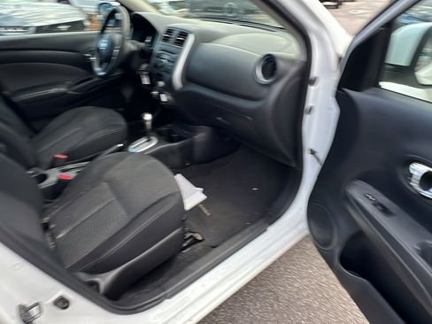 Used 2014 Nissan Versa SV image 19