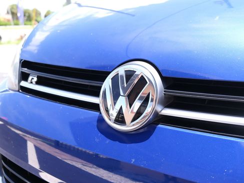 Used 2016 Volkswagen Golf R 4-Door image 10