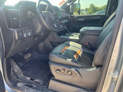 Used 2025 GMC Sierra 2500 AT4 AWD/4WD image 11