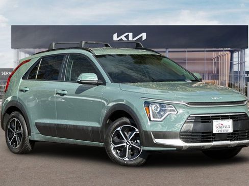 Certified 2025 Kia Niro EX image 2