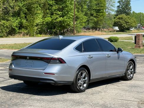 Used 2023 Honda Accord EX image 3