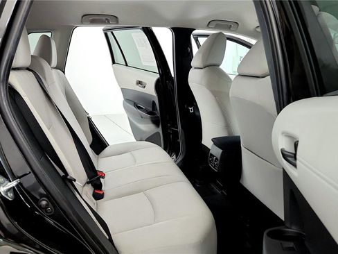 Certified 2023 Toyota Corolla Cross LE image 30