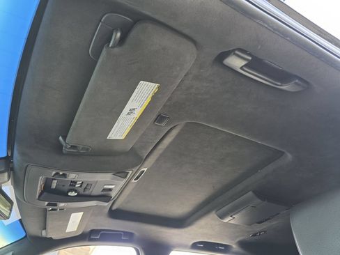 Used 2018 Cadillac Escalade Platinum AWD/4WD image 26