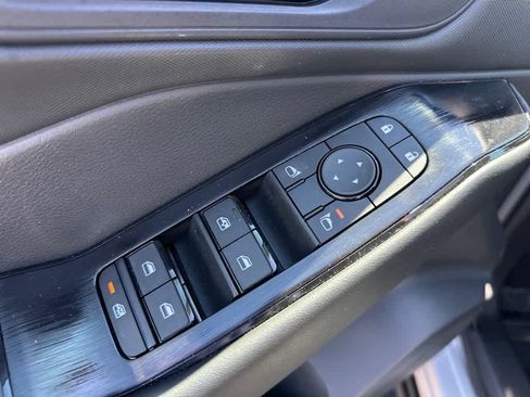 Used 2025 Nissan Rogue S image 13