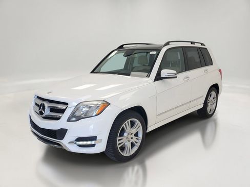 Used 2015 Mercedes-Benz GLK 350 4MATIC image 3