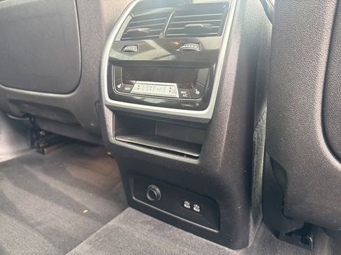 Used 2020 BMW X7 xDrive40i w/ Cold Weather Package image 22