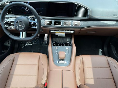 New 2026 Mercedes-Benz GLS 450 4MATIC image 12