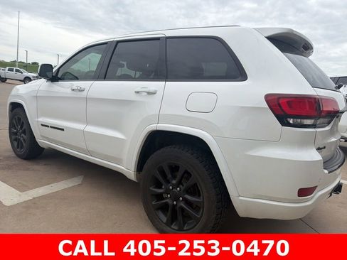 Used 2018 Jeep Grand Cherokee Altitude AWD/4WD image 5
