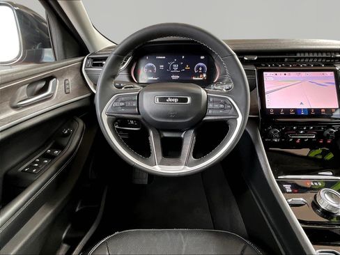 Used 2023 Jeep Grand Cherokee L Limited w/ Luxury Tech Group II AWD/4WD image 8