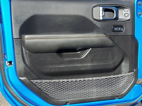 New 2025 Jeep Gladiator High Tide image 19