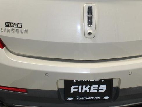 Used 2014 Lincoln MKS w/ Equipment Group 101A image 21