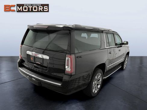 Used 2016 GMC Yukon XL Denali AWD/4WD image 6