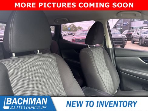 Used 2020 Nissan Rogue Sport SV image 5