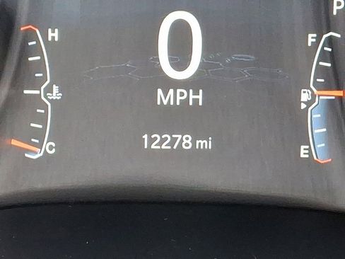 Used 2023 Jeep Compass Latitude image 23