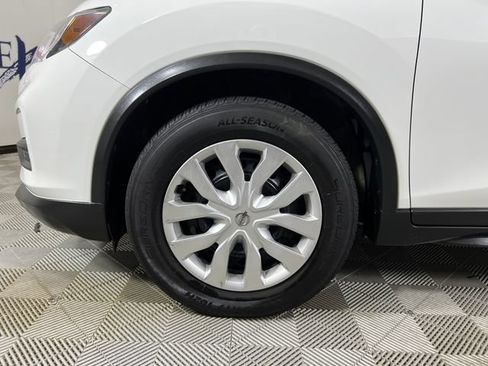 Used 2020 Nissan Rogue S FWD image 24