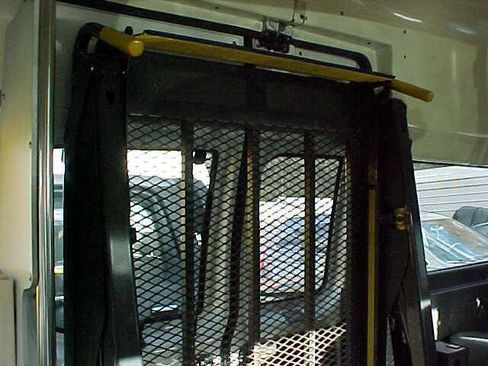 Used 2009 Ford E-150 and Econoline 150 Extended RWD image 6