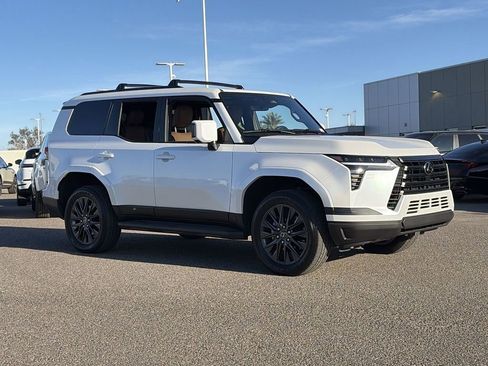 Used 2024 Lexus GX 550 w/ Cold Area Package image 5