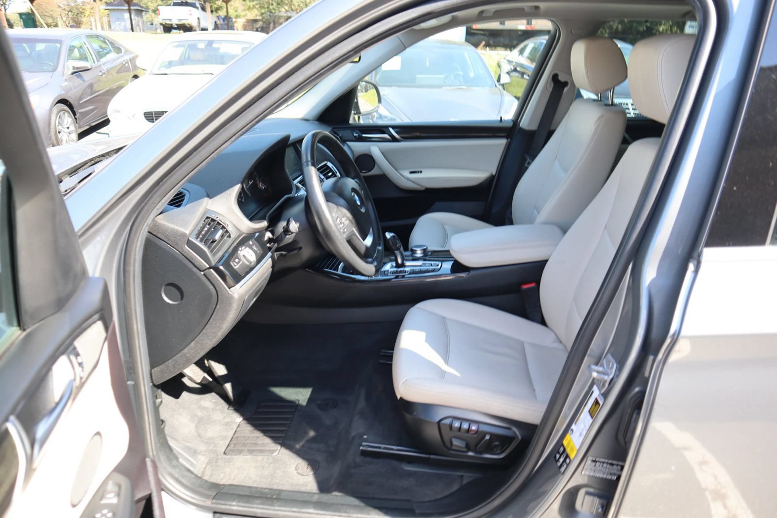 Used 2017 BMW X3 xDrive28i AWD/4WD image 9