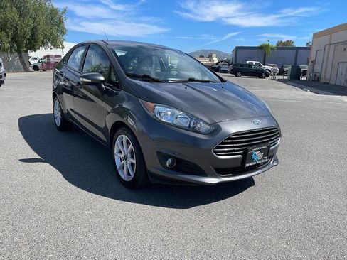 Used 2016 Ford Fiesta SE w/ Equipment Group 201A FWD image 3