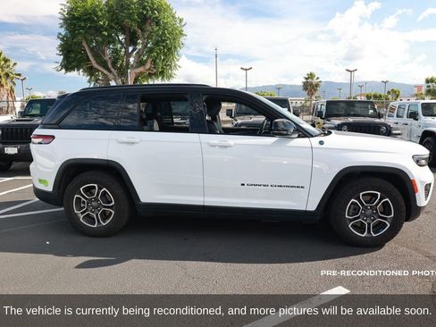 Used 2022 Jeep Grand Cherokee Trailhawk image 7