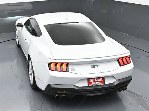 Used 2025 Ford Mustang GT Premium RWD image 39