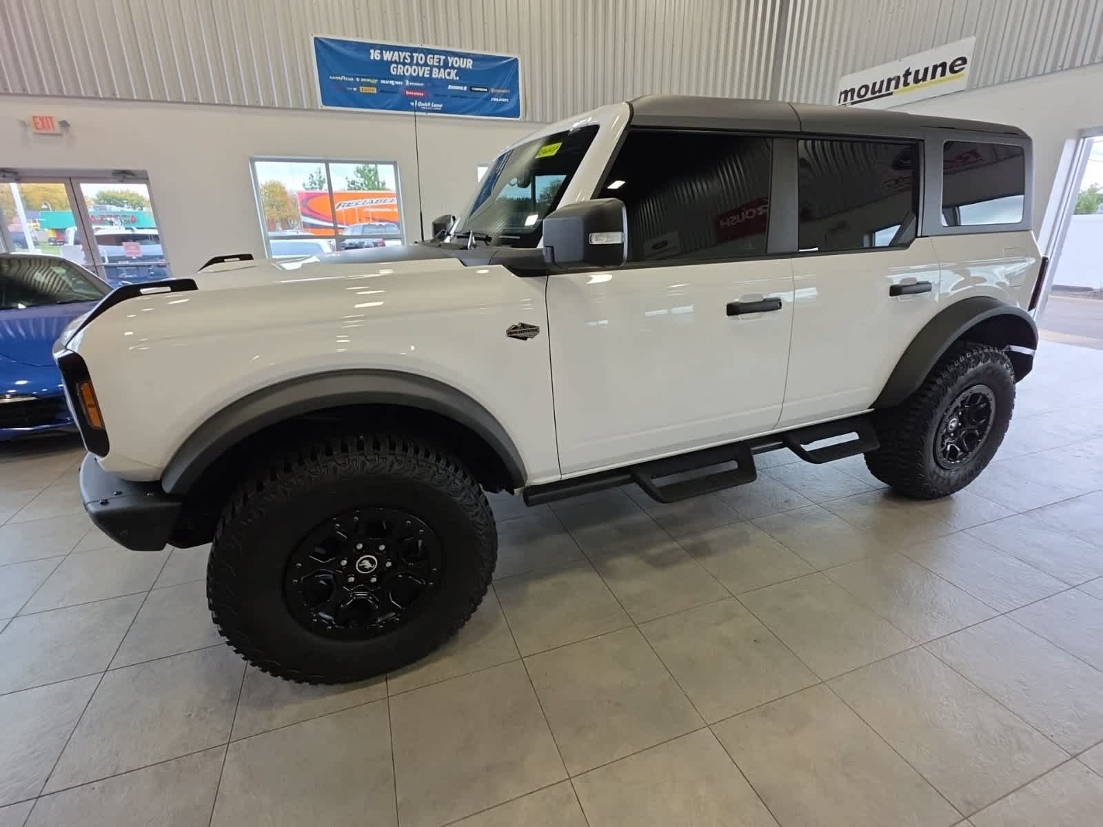 Used 2024 Ford Bronco Wildtrak AWD/4WD image 13